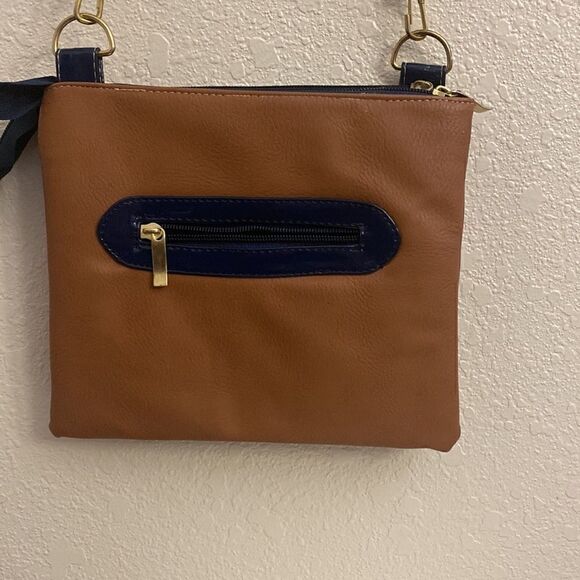 🌺💎A RARE CROSSBODY BAG!!   - Picture 5 of 7